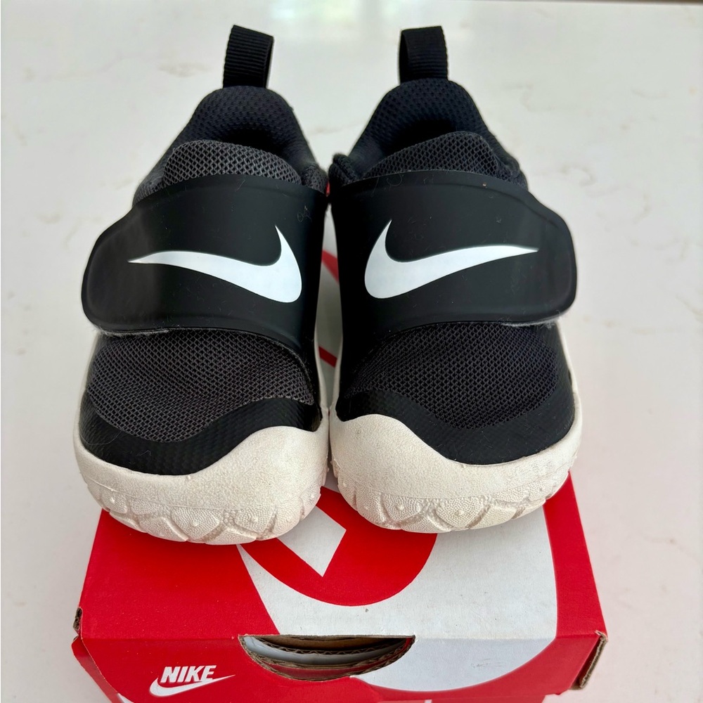 Nike Swoosh 1 Essential